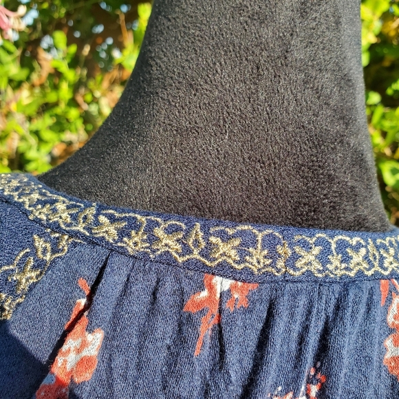 Lucky Brand Floral Blue Lace Up Tassle Tie Long Sleeve Top Women's Size XS EUC - Picture 15 of 16